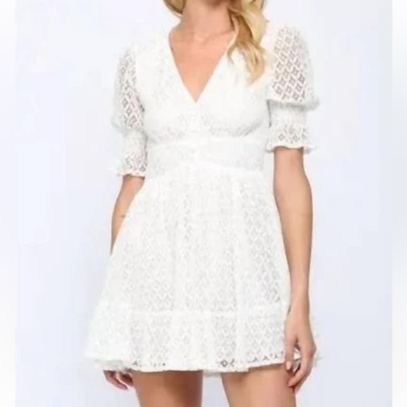 FATE Veronica Lace Short Sleeve Mini Dress Eyelet Boho White Spring Sz Medium - Picture 1 of 11